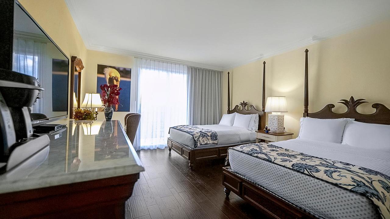 Inn At Pelican Bay Pine Ridge Esterno foto